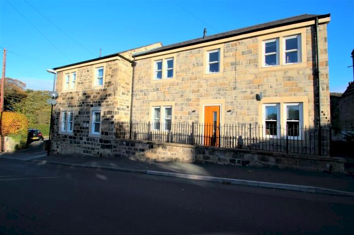 2 Bedroom Flat To Rent In Stoney Rise, Horsforth, Leeds LS18