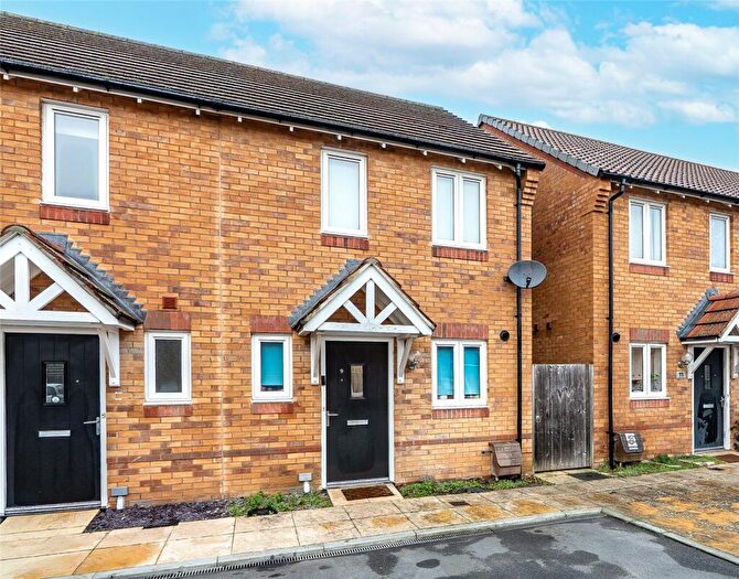 2 Bedroom Semi-Detached House For Sale In Woodpecker Way, Didcot, Oxfordshire, OX11