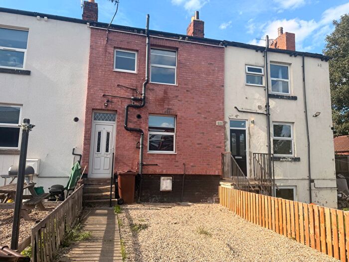 2 Bedroom Terraced House To Rent In Lands Buildings, Ossett, WF5