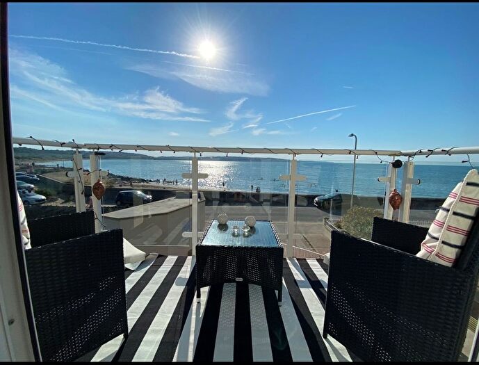 2 Bedroom Flat For Sale In Beach Road, Porthcawl, CF36