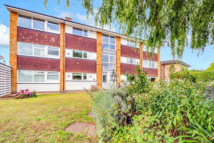 2 Bedroom Flat For Sale In Dungannon Chase, Thorpe Bay, SS1