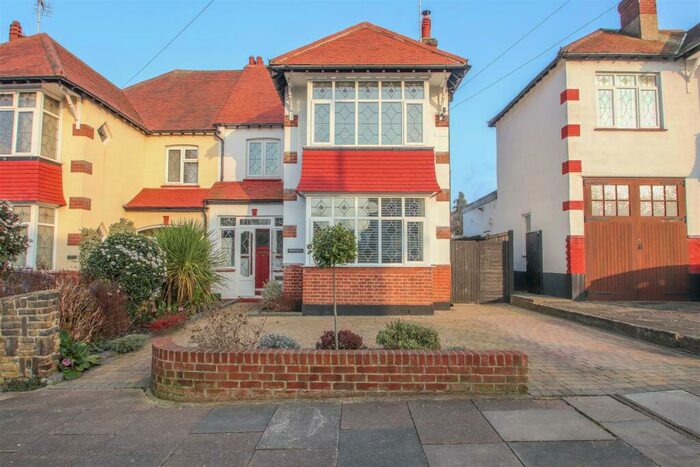 4 Bedroom Semi-Detached House To Rent In Braemar Crescent, Leigh-On-Sea, SS9
