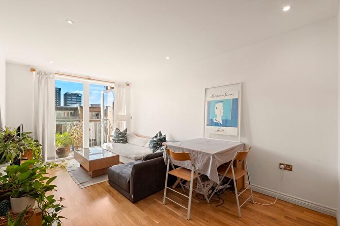 1 Bedroom Flat To Rent In Viridian Apartments, Battersea Park Road, SW8