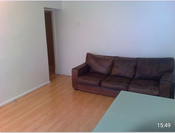 2 Bedroom Flat To Rent In Pagoda Gardens, Blackheath, London, SE3