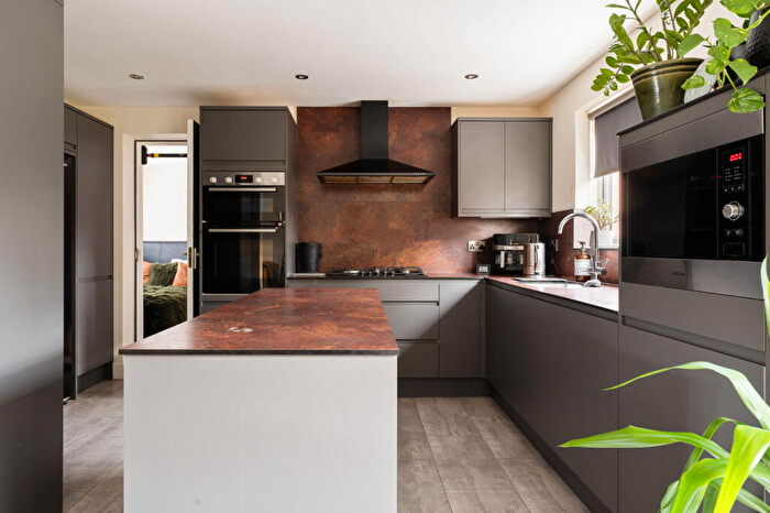 4 Bedroom Detached House For Sale In Apostle Way, Bishopdown, Salisbury, SP1
