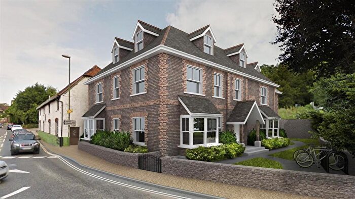 2 Bedroom Flat To Rent In Station Road, Pulborough, RH20