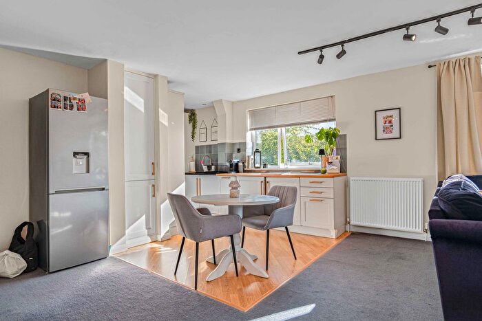 2 Bedroom Flat For Sale In Graham Road, Sheffield, S10