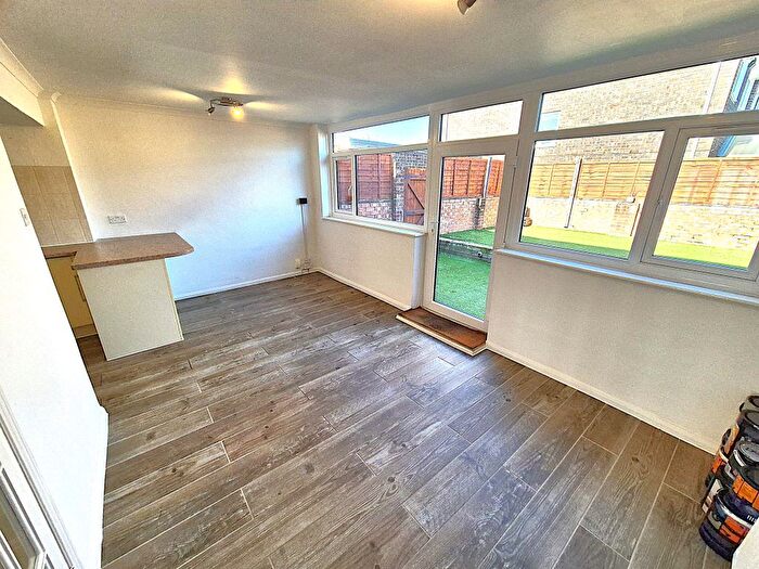 3 Bedroom End Of Terrace House For Sale In Embley Close, Calmore, Totton, Southampton, SO40