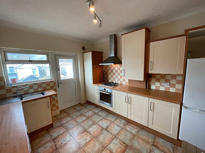 2 Bedroom Flat To Rent In Ena Avenue, Neath, SA11