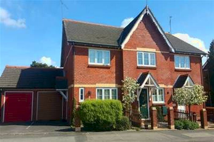 2 Bedroom House To Rent In Fleet - GU51