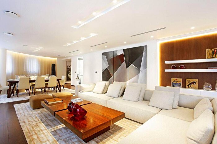 4 Bedroom Flat To Rent In Park Road, Regent's Park, London, NW8