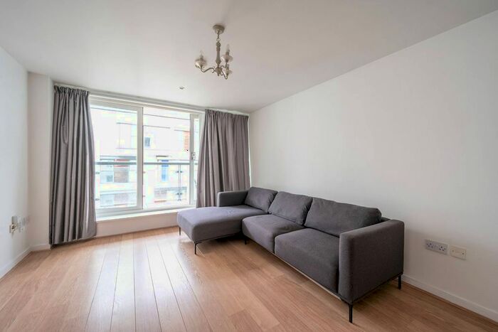 2 Bedroom Flat To Rent In Point Pleasant, Wandsworth, London, SW18