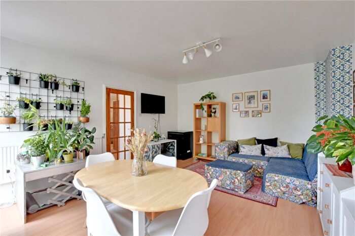 3 Bedroom Apartment For Sale In Sweyn Place, Blackheath, London, SE3
