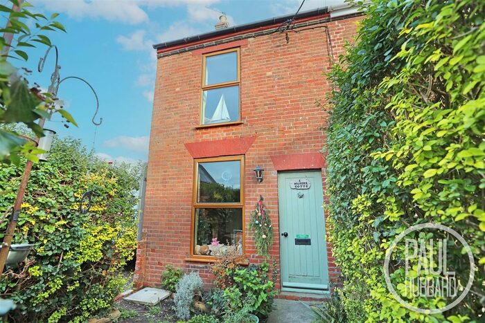 2 Bedroom End Of Terrace House For Sale In Market Place, Kessingland, NR33