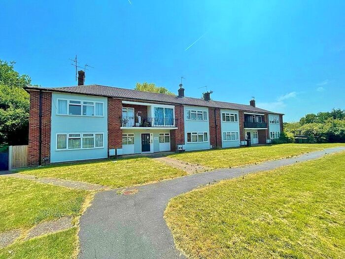 1 Bedroom Flat To Rent In Broomfield, Guildford, Surrey, GU2