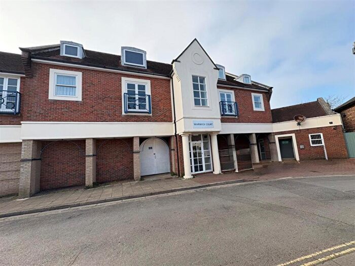 2 Bedroom Flat For Sale In High Street, Emsworth, PO10