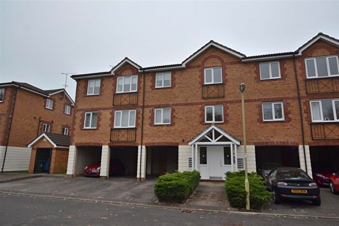 1 Bedroom Flat To Rent In Ellen Drive, Fleet, GU51