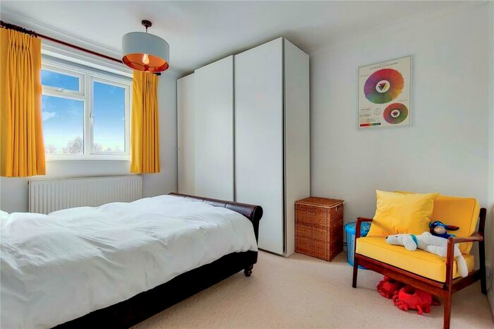 2 Bedroom Apartment To Rent In Honor Oak Road, London, SE23