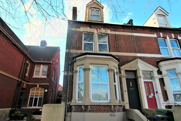 2 Bedroom Maisonette To Rent In London Road, Portsmouth, PO2