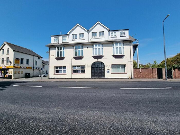 3 Bedroom Flat To Rent In Cardiff Road, Barry, Glamorgan., CF63