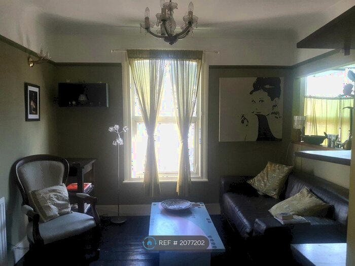 1 Bedroom Flat To Rent In Graham Road, Hackney, E8