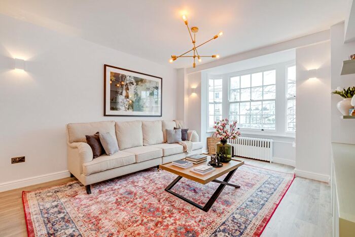 1 Bedroom Flat To Rent In Kensington Park Road, Notting Hill, W11