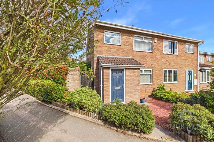 3 Bedroom End Of Terrace House For Sale In Obelisk Rise, Northampton, Northamptonshire, NN2