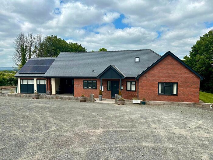 4 Bedroom Detached House For Sale In Clehonger, Hereford, HR2