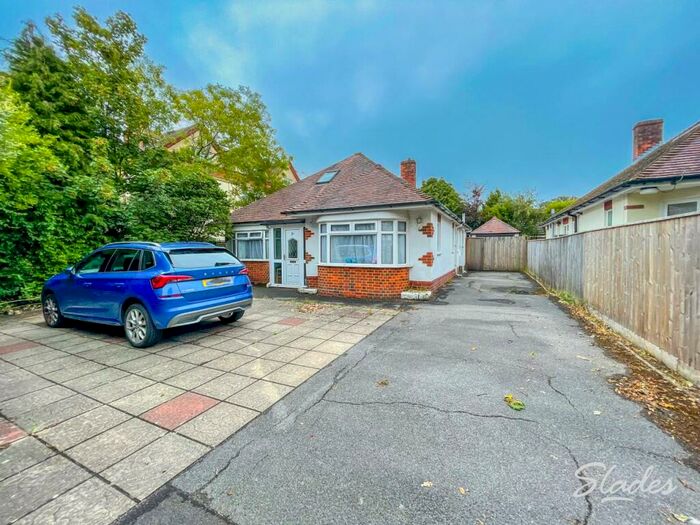 3 Bedroom Bungalow To Rent In Stourwood Avenue, Southbourne, Bournemouth, BH6