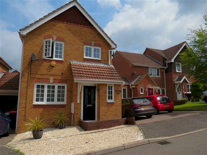 3 Bedroom House To Rent In Boleyn Close, Maidenbower, Crawley, RH10