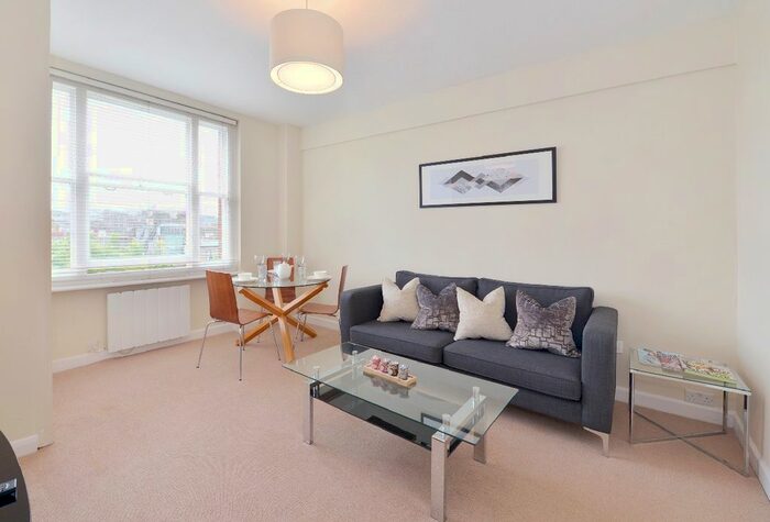 1 Bedroom Flat To Rent In Hill Street, London, W1J