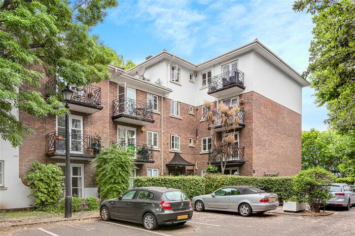 1 Bedroom Flat To Rent In Brompton Park Crescent, London, SW6