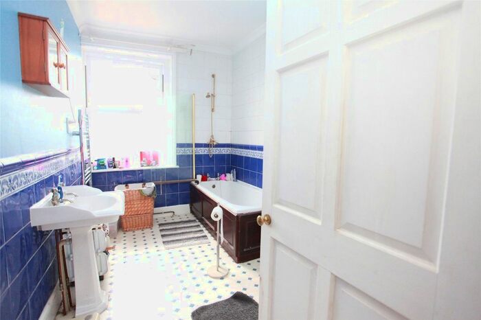 5 Bedroom Detached House For Sale In St. Josephs Place, Devizes, Wiltshire, SN10