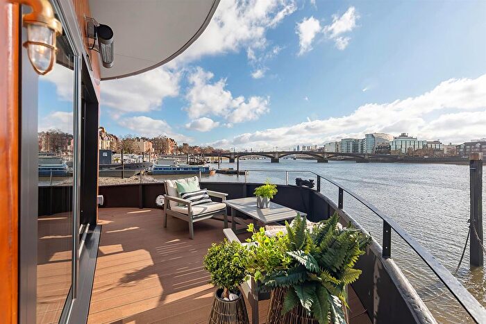 2 Bedroom Houseboat To Rent In Cheyne Walk, Chelsea, SW10