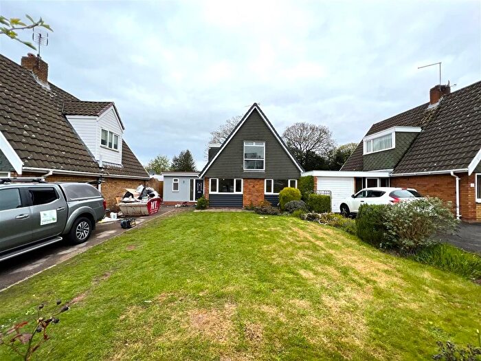 3 Bedroom Property To Rent In Round Hill Avenue, Stourbridge, West Midlands, DY9