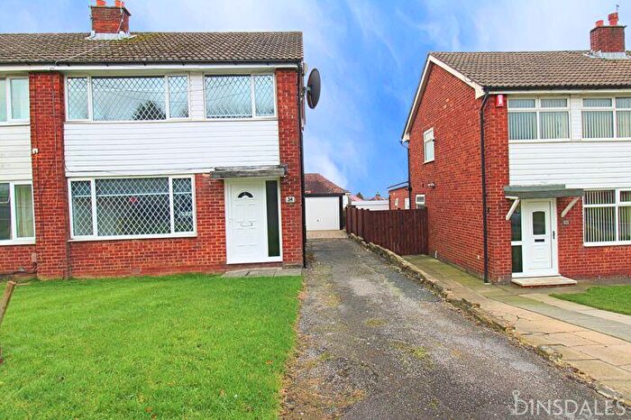 3 Bedroom House To Rent In Sunningdale, Fairweather Green, Bradford, BD8