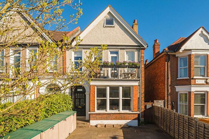 1 Bedroom Flat For Sale In Buxton Gardens, Acton, W3