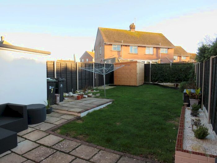 2 Bedroom Property To Rent In Derwent Road, Weymouth, DT4