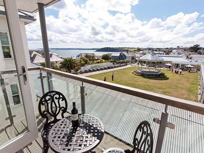 2 Bedroom Flat For Sale In Emslie Road, Falmouth, TR11