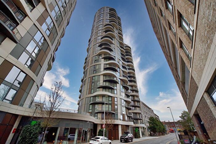 2 Bedroom Flat For Sale In Cambridge Road, Barking, IG11