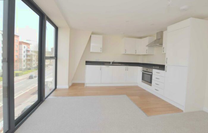 1 Bedroom Apartment To Rent In Sovereign Court, A Kings Road, RG1