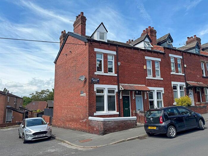 3 Bedroom End Of Terrace House For Sale In Greenwood Mount, Meanwood, Leeds, West Yorkshire., LS6