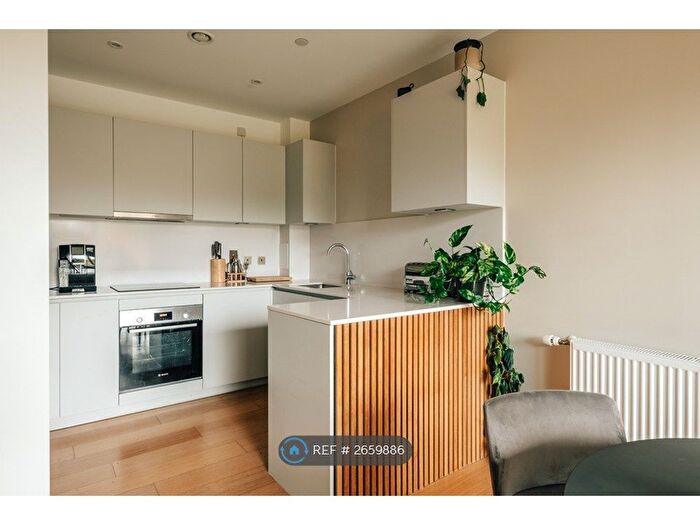 2 Bedroom Flat To Rent In Telfer House, London, EC1V