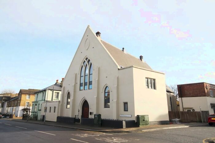 Flat To Rent In London Road, Dover, CT17