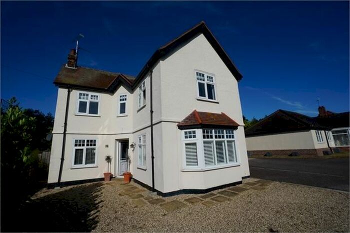 3 Bedroom Detached House To Rent In Kingsland Road, West Mersea, Essex., CO5