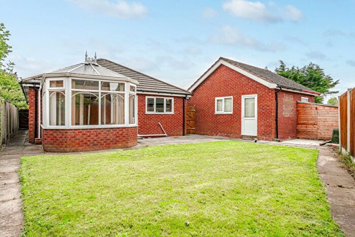 3 Bedroom Detached Bungalow For Sale In Holly Grove, Tarleton, PR4
