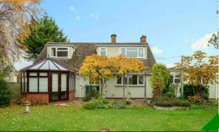 4 Bedroom House To Rent In Swinbrook Road, Carterton, OX18