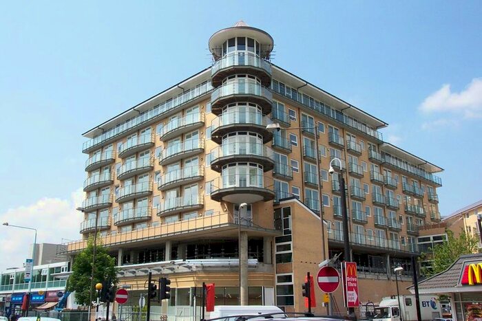 1 Bedroom Flat To Rent In Azalea House, Feltham, TW13