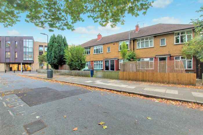 2 Bedroom Flat To Rent In Green Man Lanes, (), Ealing, W13