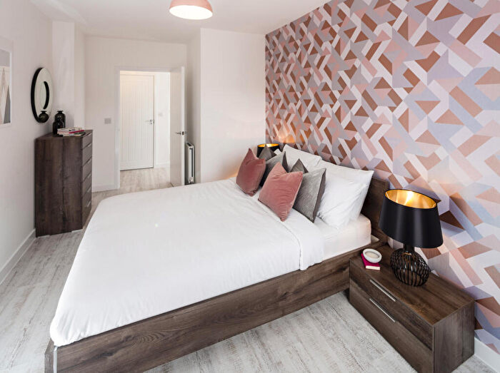 3 Bedroom Flat To Rent In Fizzy Walthamstow, D Blackhorse Lane, Walthamstow, E17